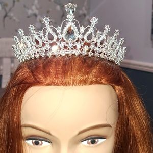 NWOT- Malone Crystal Crown